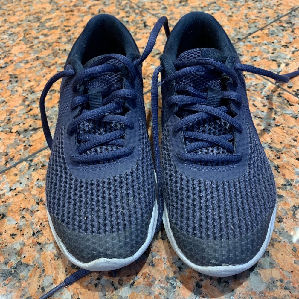 Nike Boys Revolution 4 Running Shoe Sneaker, 3.5 Youth US, Navy/White 943309-501